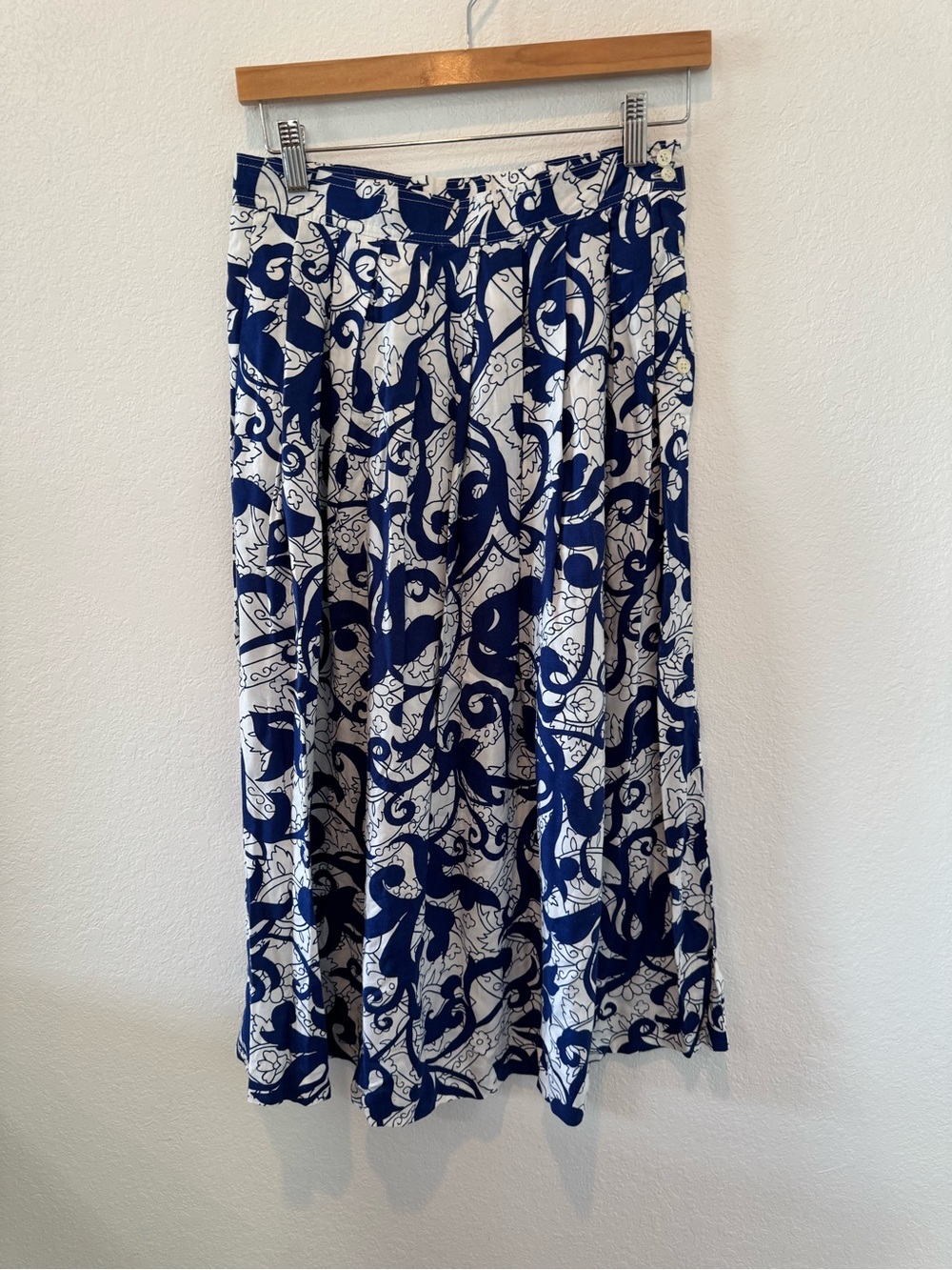 Vintage 1980s La Vogue Pleated Midi Skirt